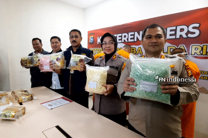 Ditresnarkoba Polda Riau Gagalkan Pengiriman 9,8 Kg Sabu dan 30 Ribu Ekstasi ke Sumsel