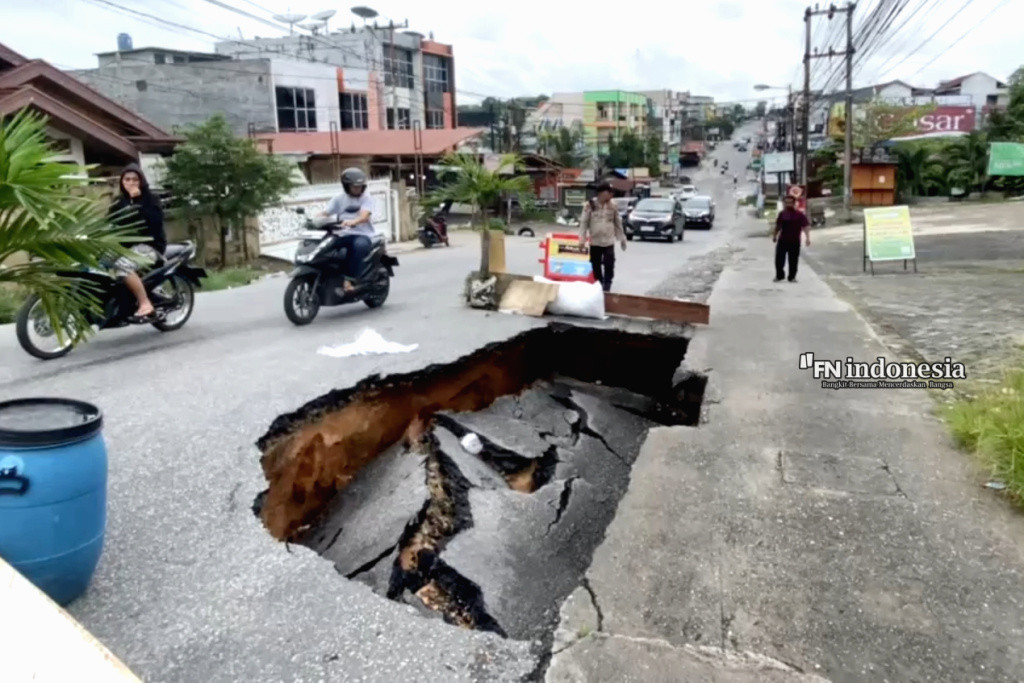 Jalan Lobak di Pekanbaru Kembali Amblas, Warga Desak Pemerintah Bertindak Cepat