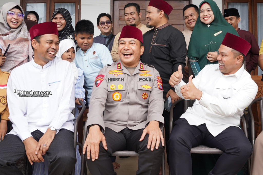 Hangat dan Penuh Pantun, Ustaz Abdul Somad Sambut Kapolda dan Gubernur Riau di Kampar