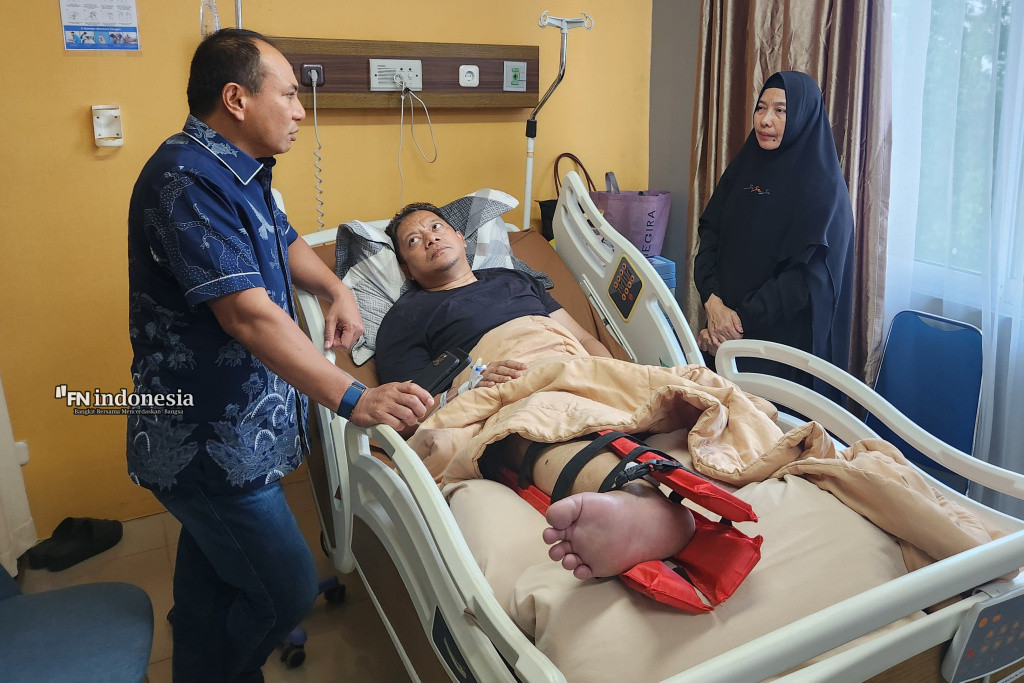 Irjen Herry Heryawan Besuk Wakapolres Kuansing Usai Ditabrak Saat Bubarkan Balap Liar