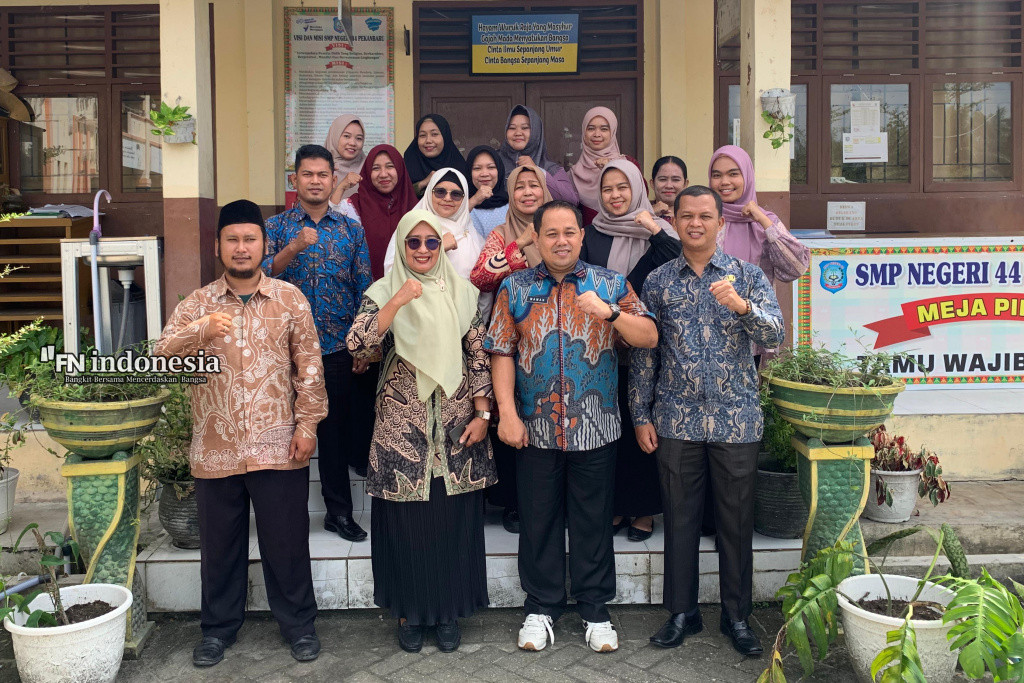Kepala BNN Kota Pekanbaru Beri Paparan Peningkatan Kompetensi Guru Melalui Sosialisasi Bahaya Narkoba