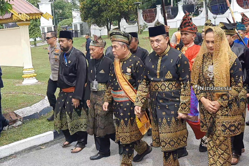 Kapolri Listyo Sigit Prabowo Tiba di LAM Riau Terima Gelar Adat Ingatan Budi