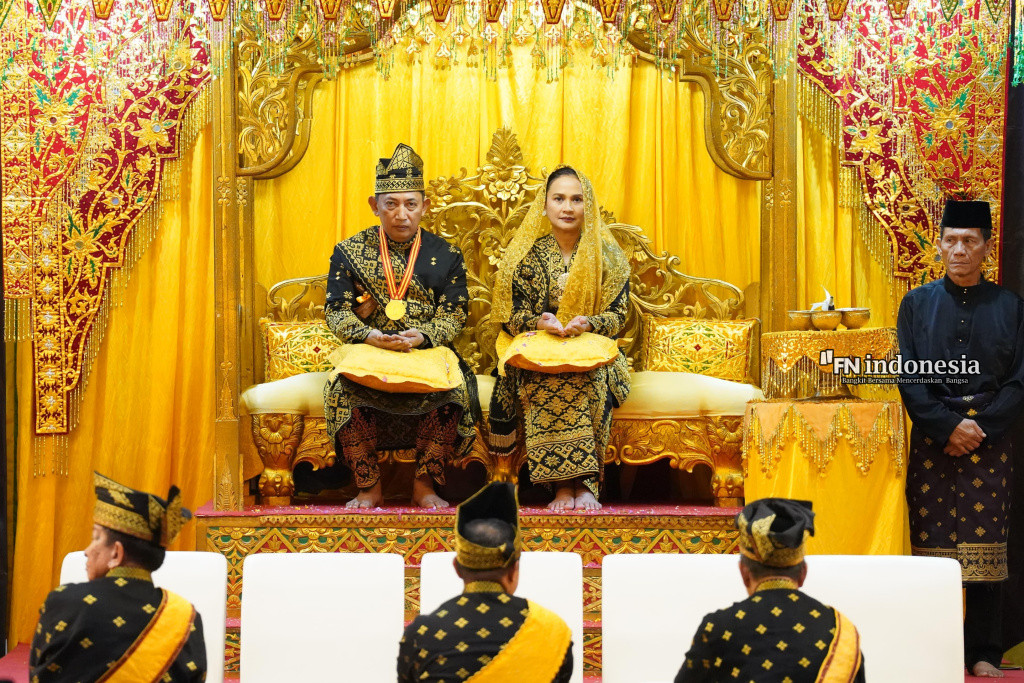Kapolri Terima Gelar Anugerah Adat Ingatan Budi dari LAM Riau, Ini Maknanya