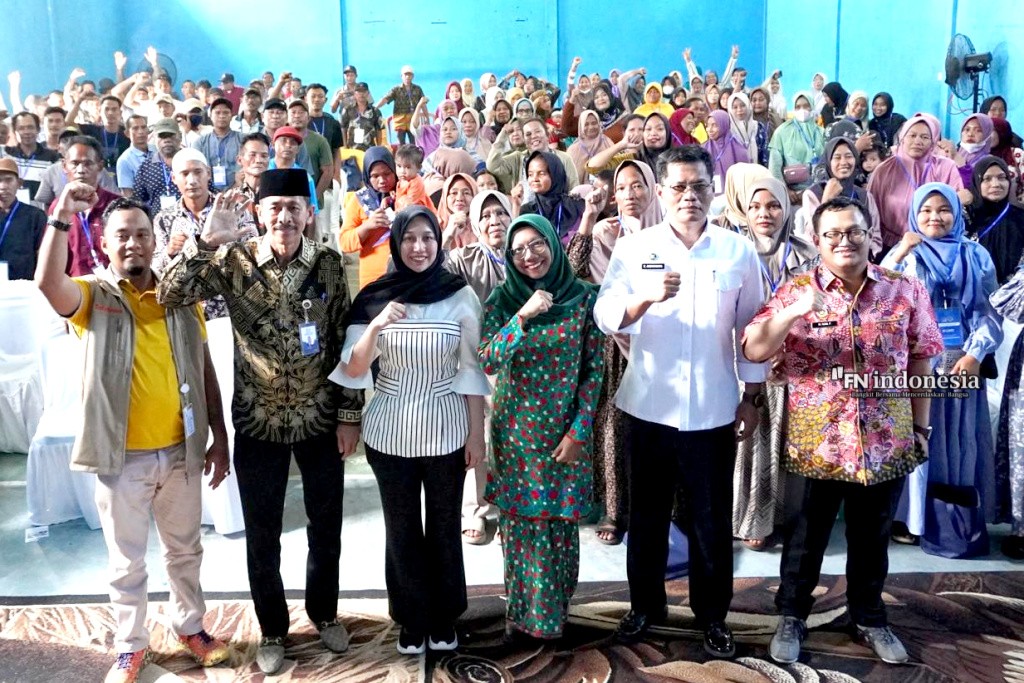 Anggota DPR RI Maharani Sosialisasikan Program Makan Bergizi Gratis di Desa Sintong
