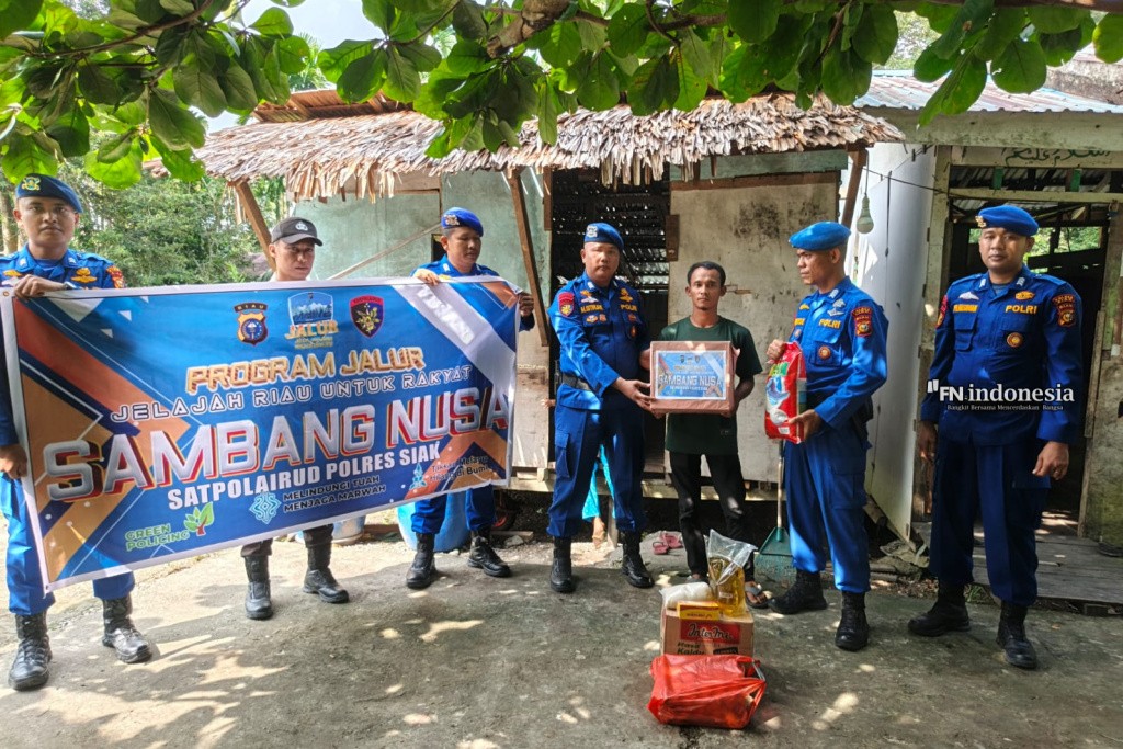 Satpolairud Polres Siak Laksanakan Program JALUR, Salurkan Bantuan ke Warga Pesisir