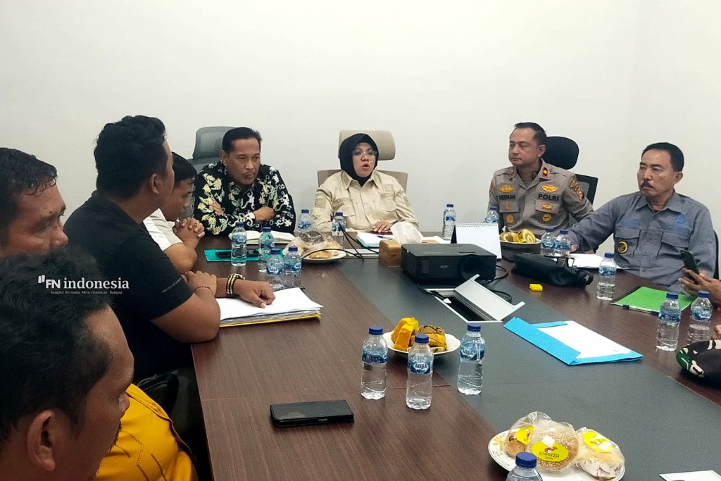 Didampingi Kapolsek Kandis, Bupati Siak Sukses Mediasi Konflik Buruh Bongkar Muat