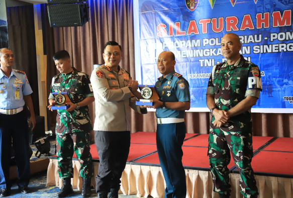 Silaturahmi Propam Polda Riau dan Polisi Militer 3 Matra, Bahas Isu Terkini