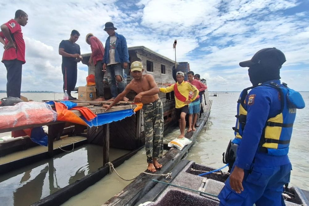 Kapal_karam.jpg