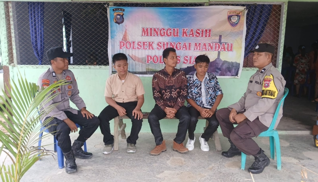 Kapolsek Sungai Mandau Jaga Kamtibmas, Minggu Kasih di Gereja GBI PT. SIR Kampung Muara Kelantan