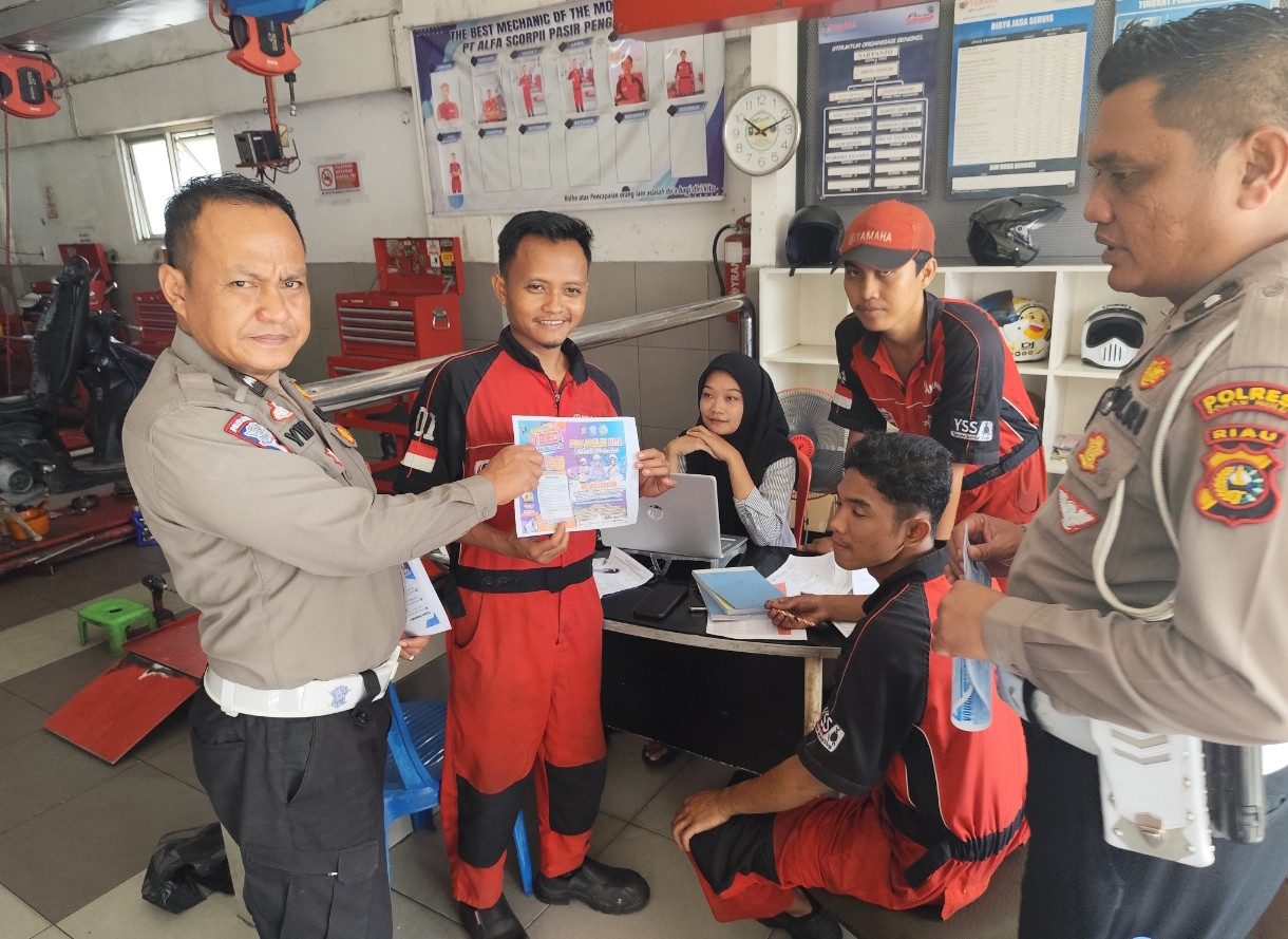 Sambangi Dealer Yamaha, Satlantas Polres Rohul Paparkan Program Riau adalah KITA dan Cooling System Pilkada 2024