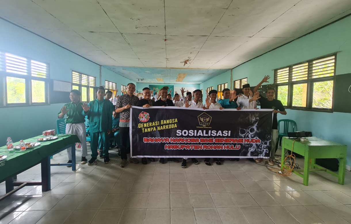 Sat Resnarkoba Polres Rohul Bersama LPPN Gelar Sosialisasi Anti Narkoba dan Cooling System di SMA Muhammadiyah