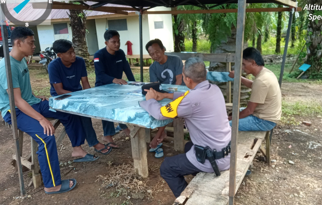 Sukseskan Pilkada 2024, Personil Sat Binmas Polres Rohul Gelar Cooling System Bersama Tokoh Adat