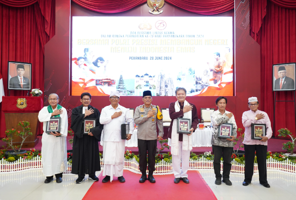 Doa Bersama Lintas Agama Menyambut Hari Bhayangkara Ke-78 Tahun 2024 di Polda Riau