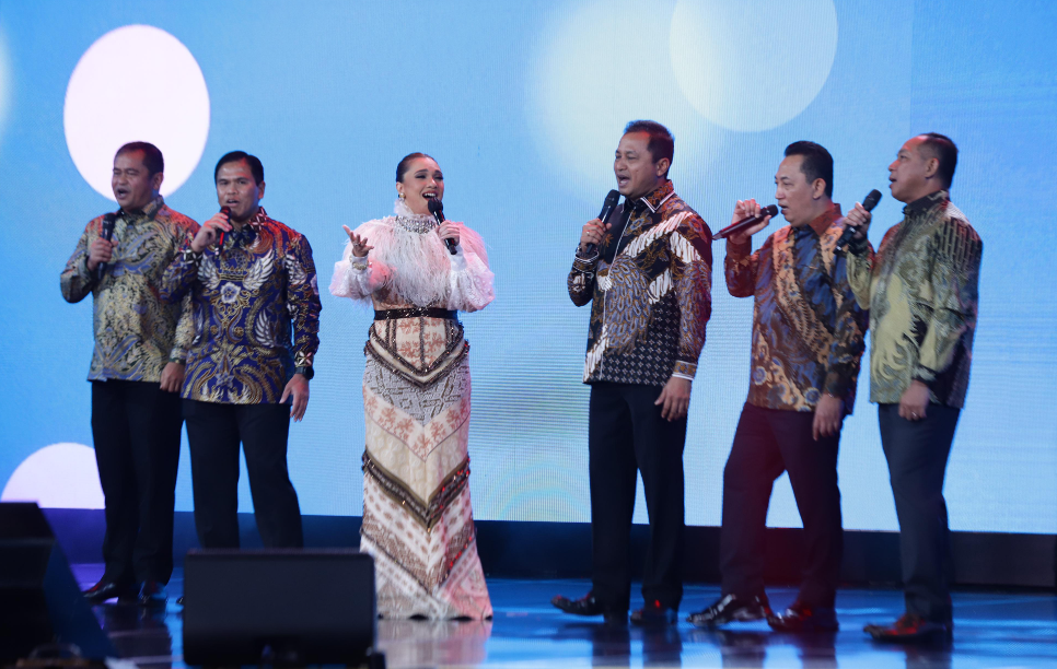 Sinergitas Kapolri, Panglima Hingga Kepala Staf Angkatan Nyanyi Bareng