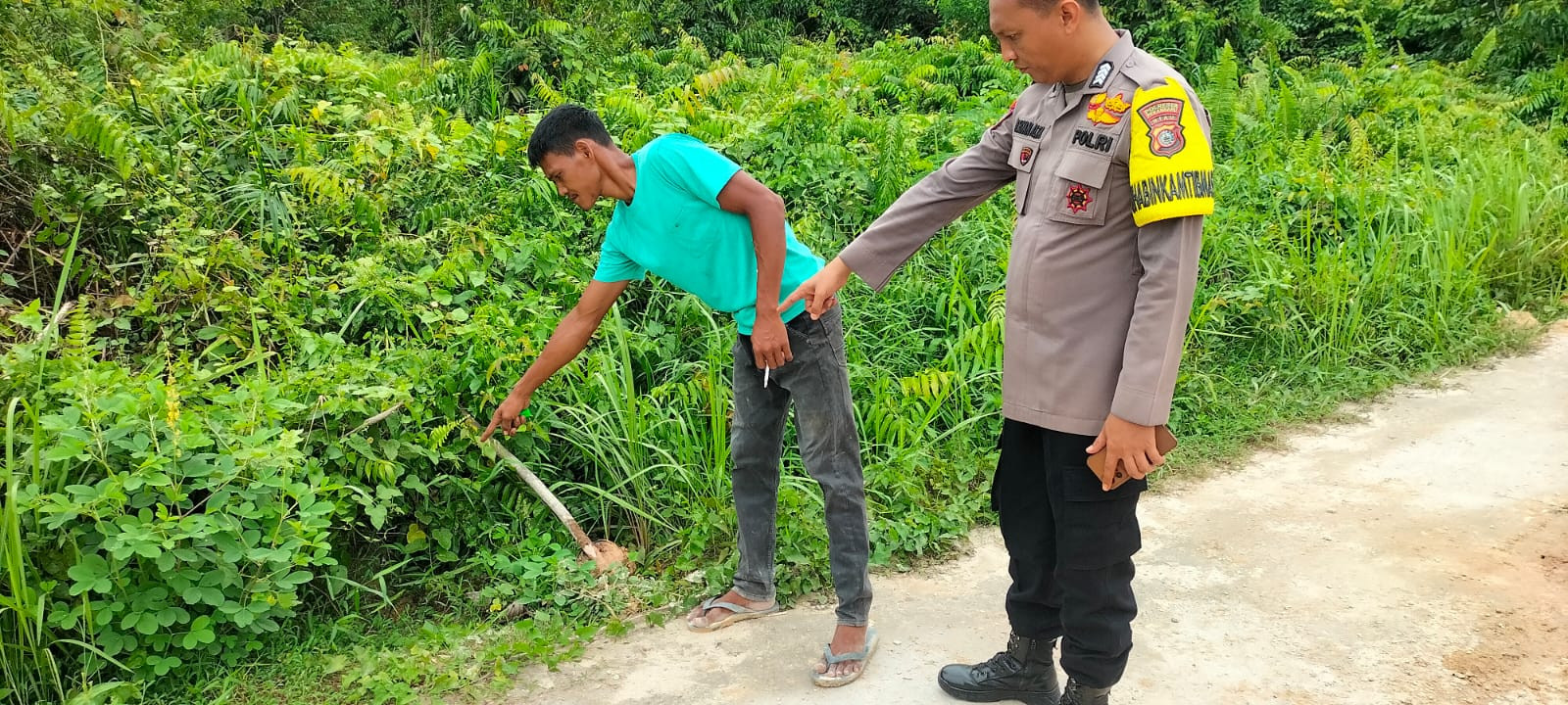 Warga Pekanbaru Temukan Bayi Berusia 3 Hari dalam Kardus Minyak Goreng