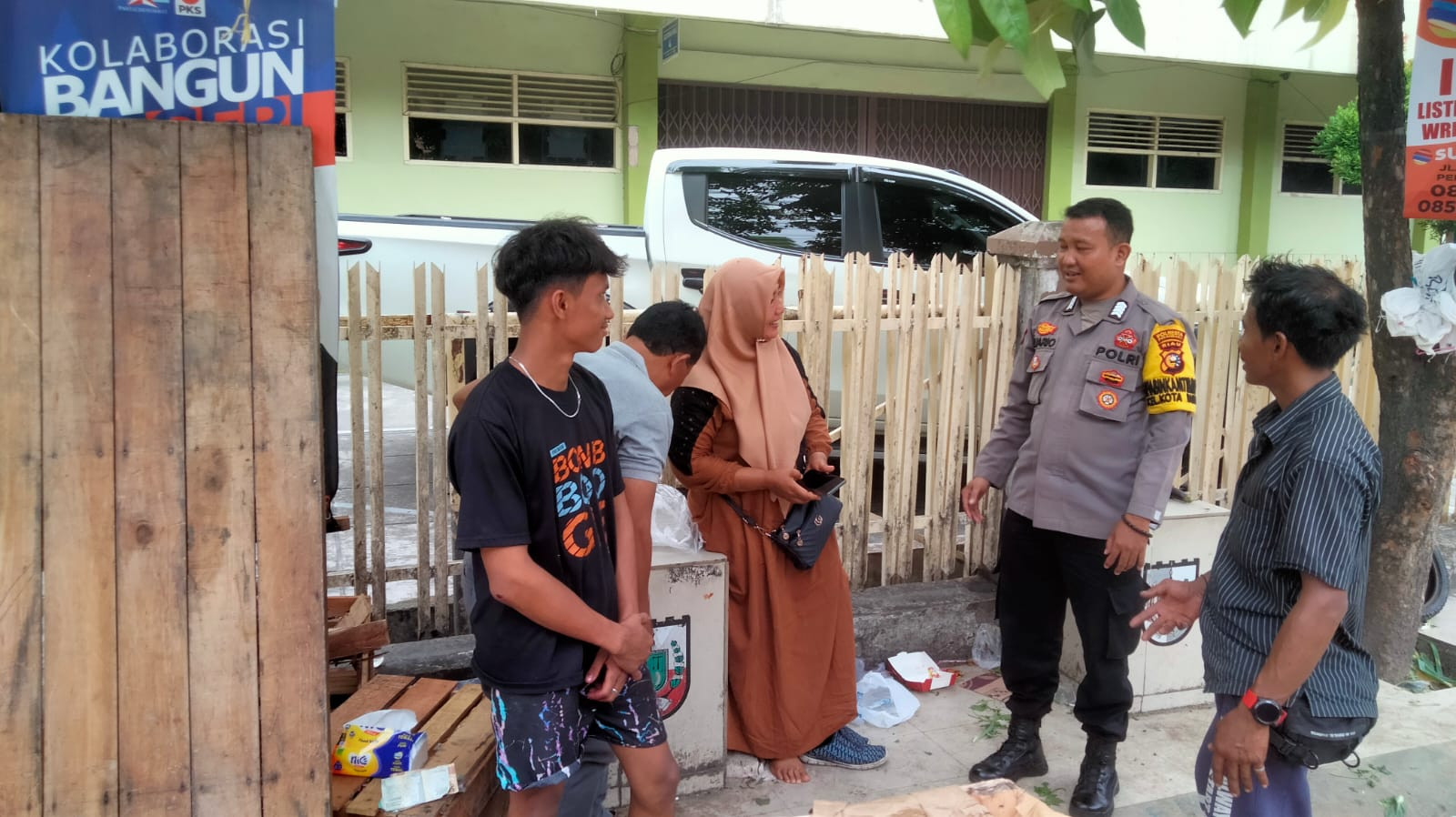 Jaga Kamtibmas Pilkada Damai, Polisi Berikan Pelayanan Keamanan Pedagang Pasar Agussalim