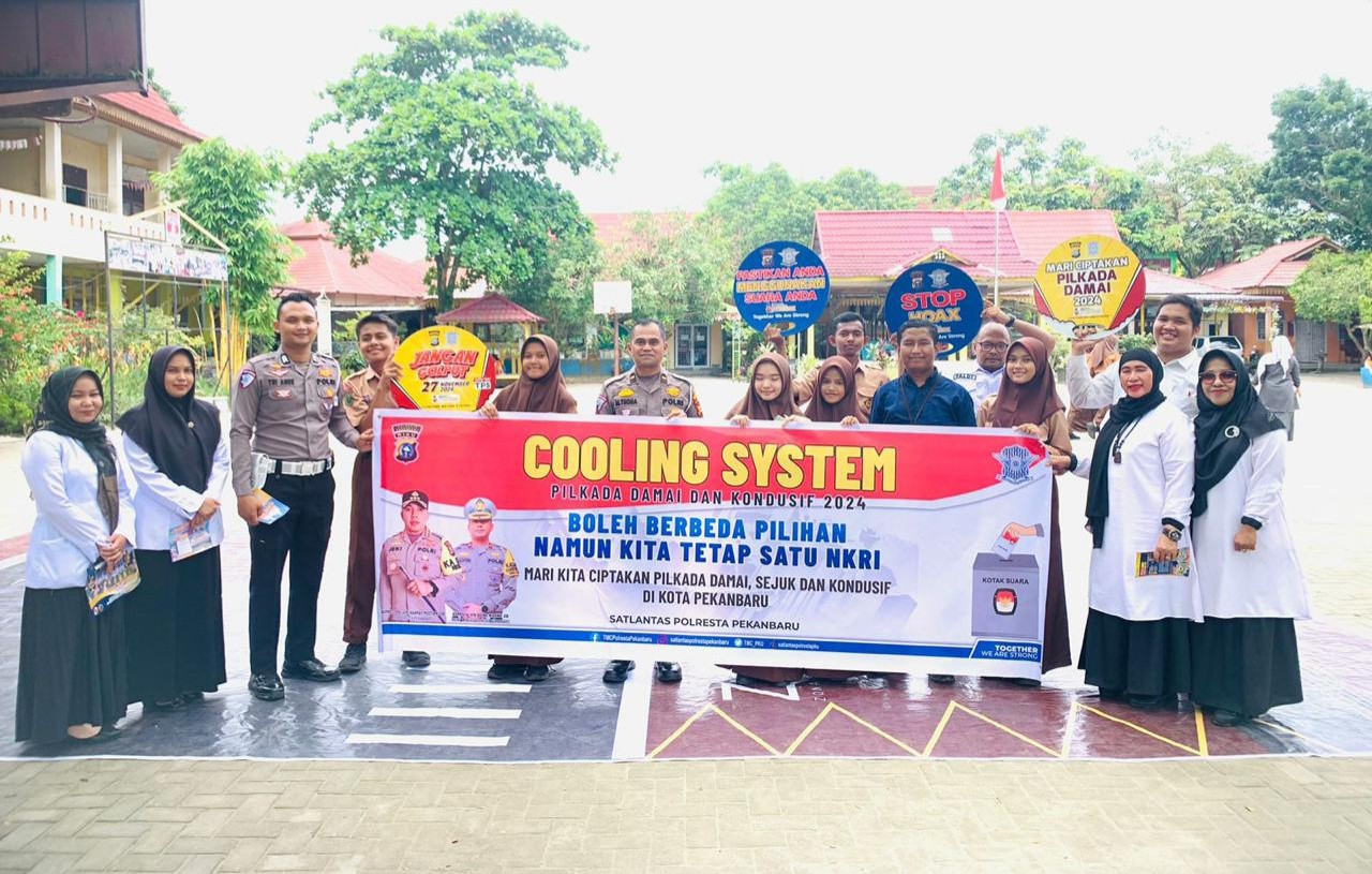 Satlantas Poresta Pekanbaru Sambagi SMP N 34 Sosialisasi Tertib Lalu Lintas