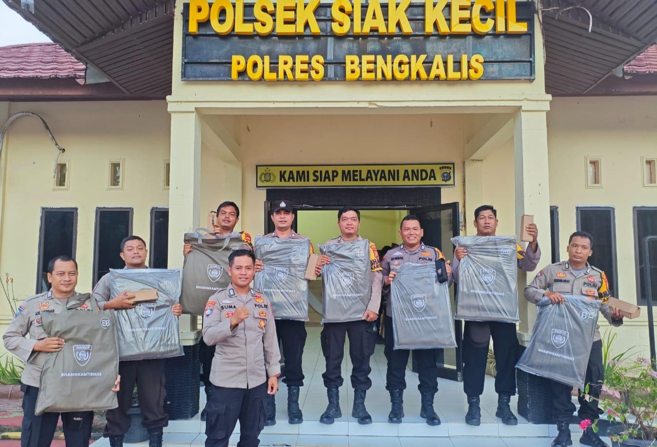 Giat Anev, Personel Bhabinkamtibmas Polsek Siak Kecil Dapat Hadiah Rompi Anti Sayat dan Senter