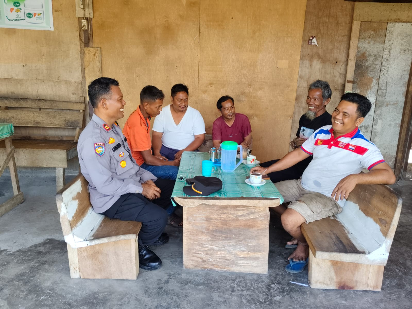 Kasat Binmas Polres Rohul Saling Tukar Informasi dengan Masyarakat Rambah dan Sampaikan Pesan Cooling System