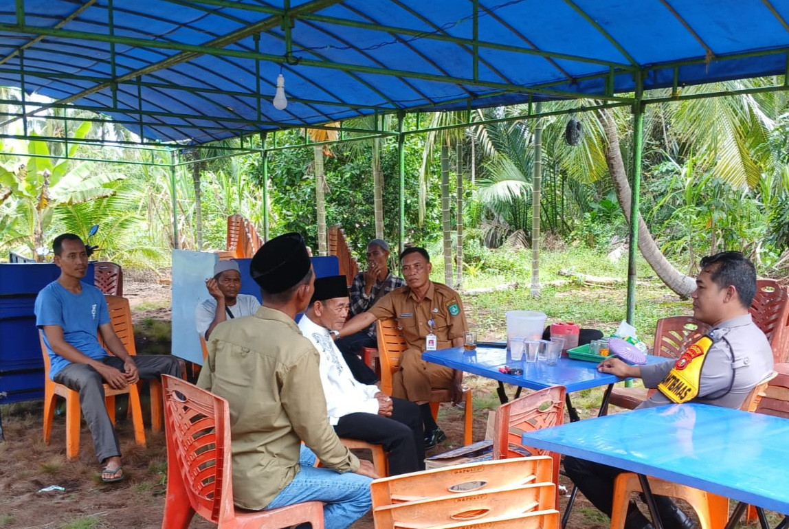 Tingkatkan Kamtibmas, Polsek Bantan Manfaatkan Momen Hajatan Seruhkan Pilkada Damai