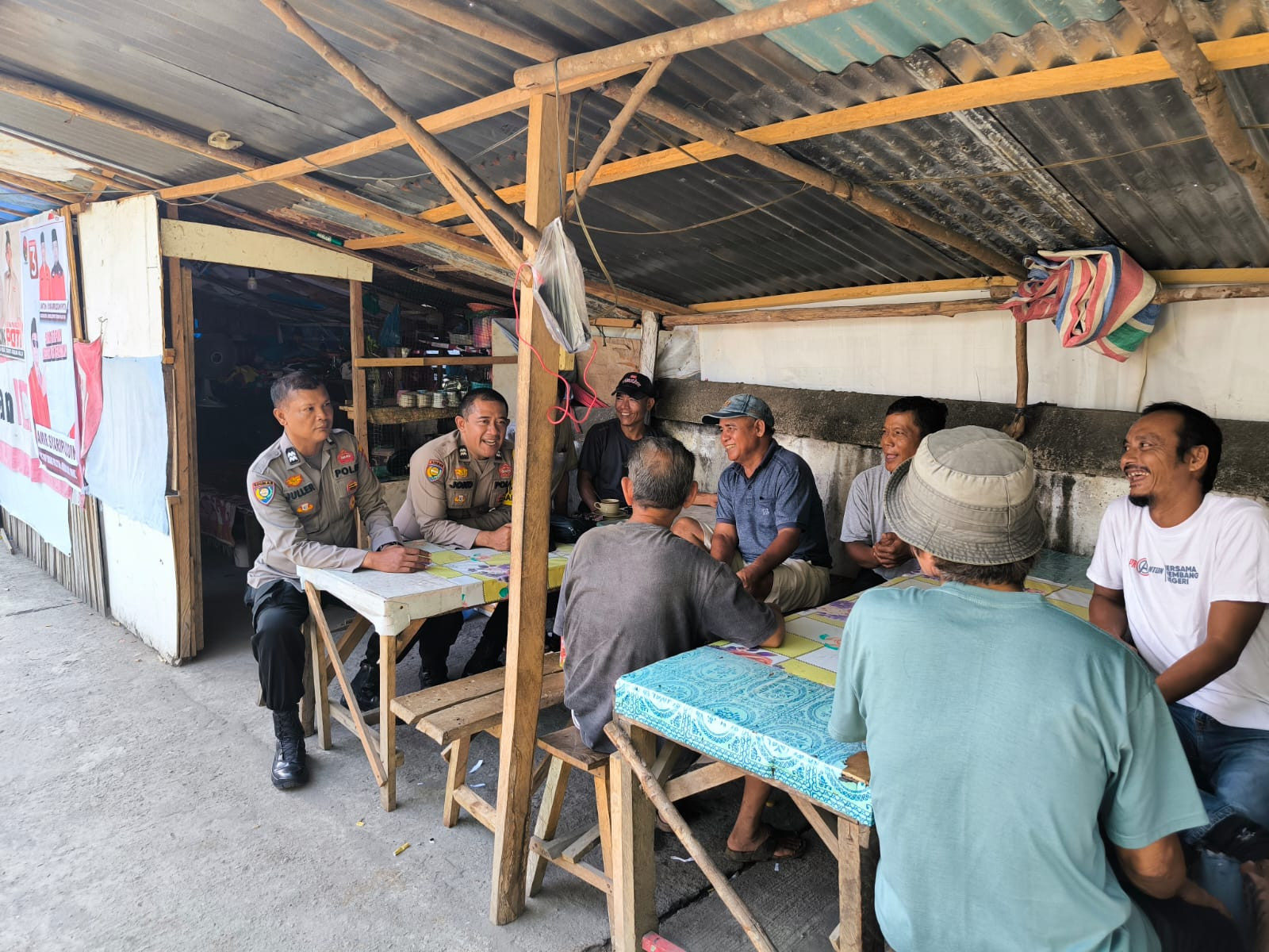 Cooling System Bersama Masyarakat Desa Babussalam, Personil Polsek Rambah Ajak Jaga Harkambtibmas 