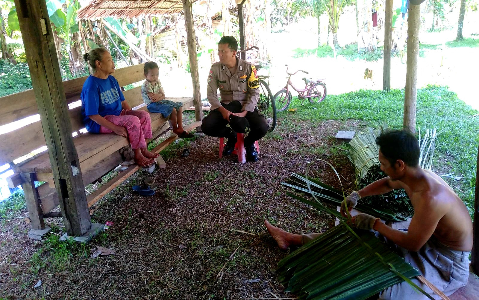 Tinggal Menghitung hari, Polsek Rupat Kampanyekan Pilkada dengan Door to Door ke Masyarakat