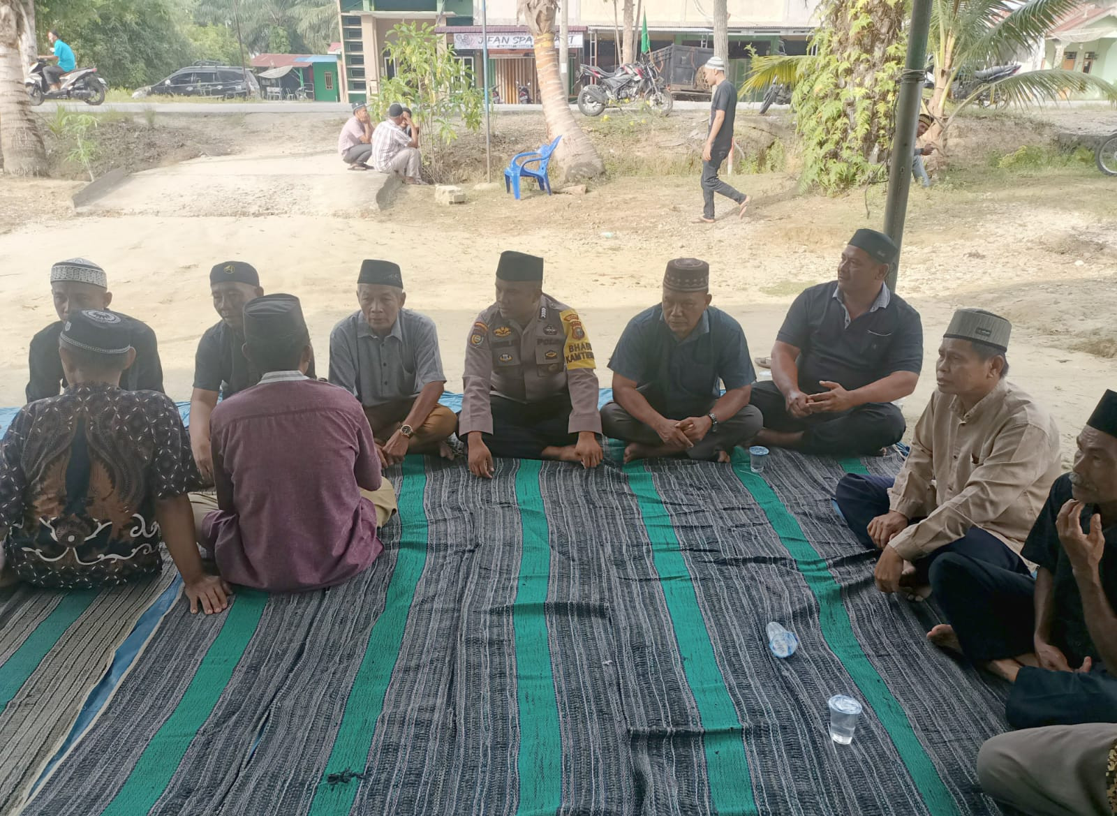 Silaturahmi Bersama Warga Sei Meranti, Polsek Pujud Sampaikan Pentingnya Jaga Keamanan