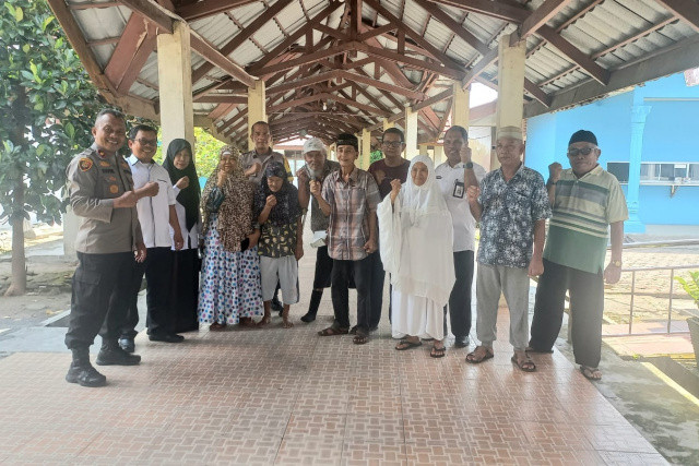 Pererat Silaturahmi ke Panti Sosial Khusnul Khotimah, Polresta Pekanbaru Sampaikan Pesan Pilkada Damai