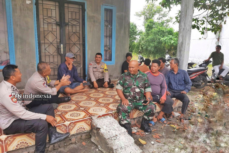 Sinergi TNI-Polri, Polsek Binawidya Sambang Warga Seruhkan Pilkada Damai