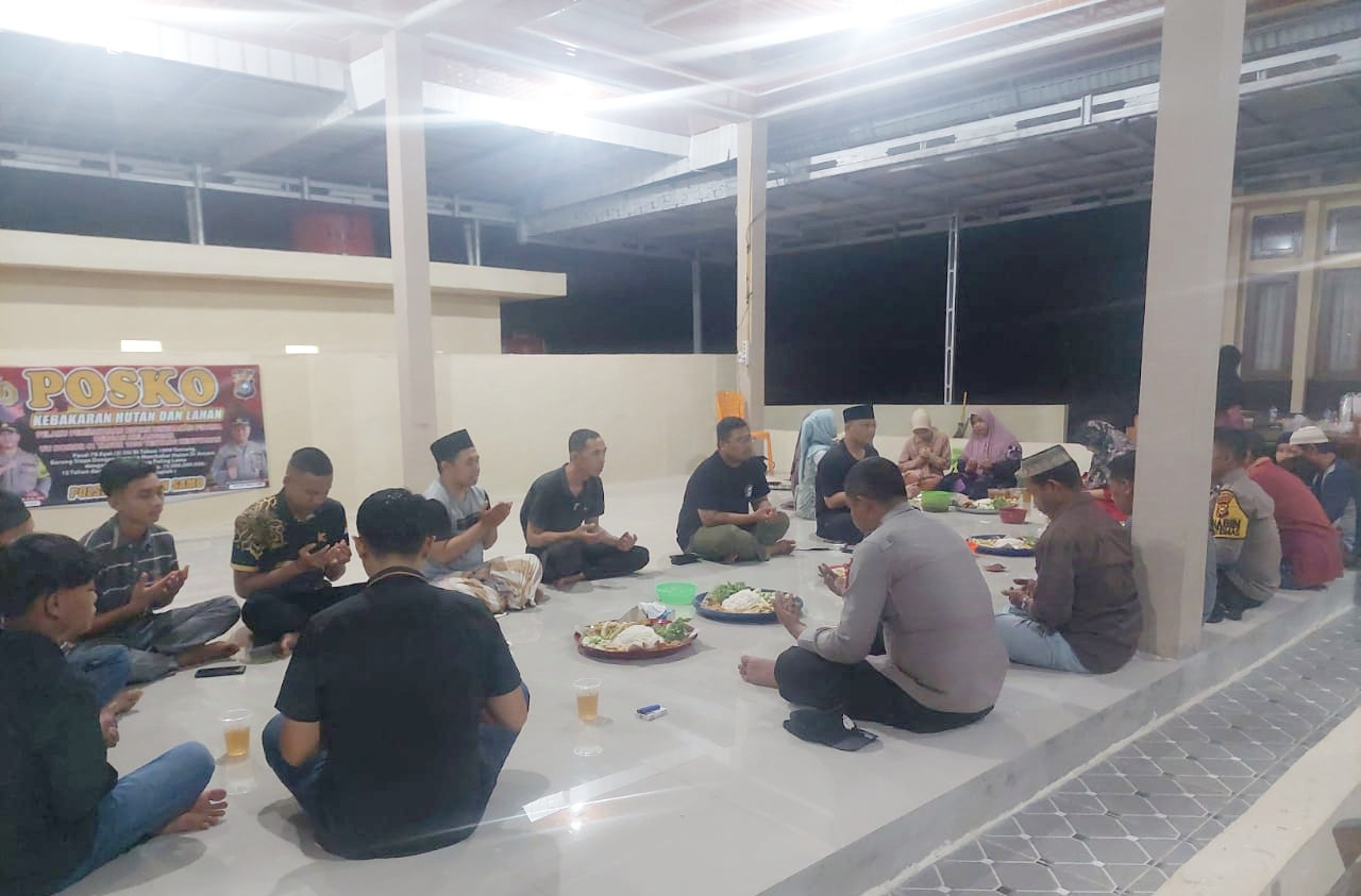 Polsek Rambah Samo Gelar Salawat Bersama Warga di Masjid Desa Rambah Samo dan Sampaikan Pesan Pilkada Damai