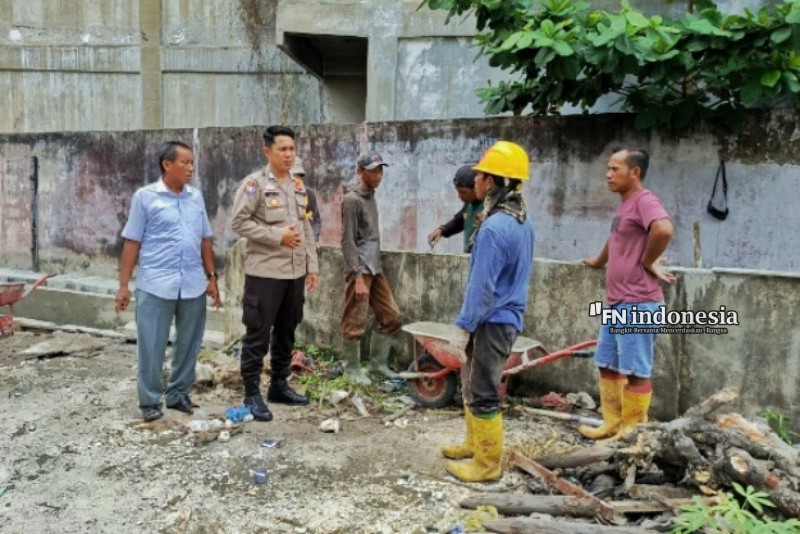 Cerita Bhabinkamtibmas, Sambangi Buruh Bangunan Pejuang Keluarga dan Cinta Kedamaian