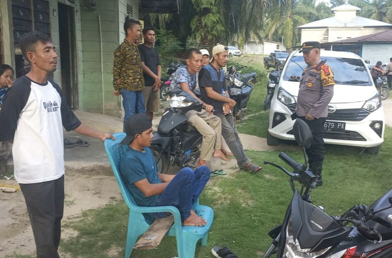 Kapolsek Pujud Sampaikan Pesan Cooling System Pilkada Damai ke Warga Bagan Nenas