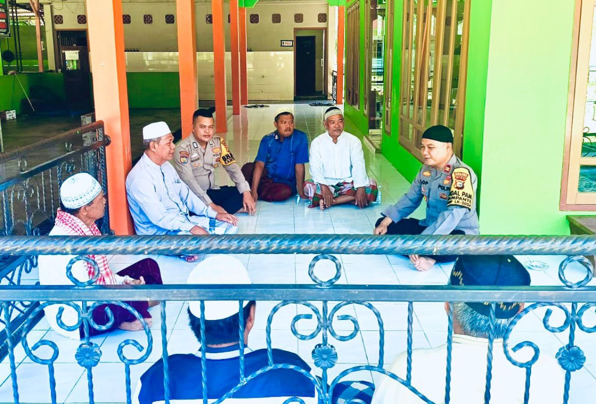 Cooling System Pilkada, Kapolsek Tandun Diskusi dan Dialog Para Tokoh Desa Kumain