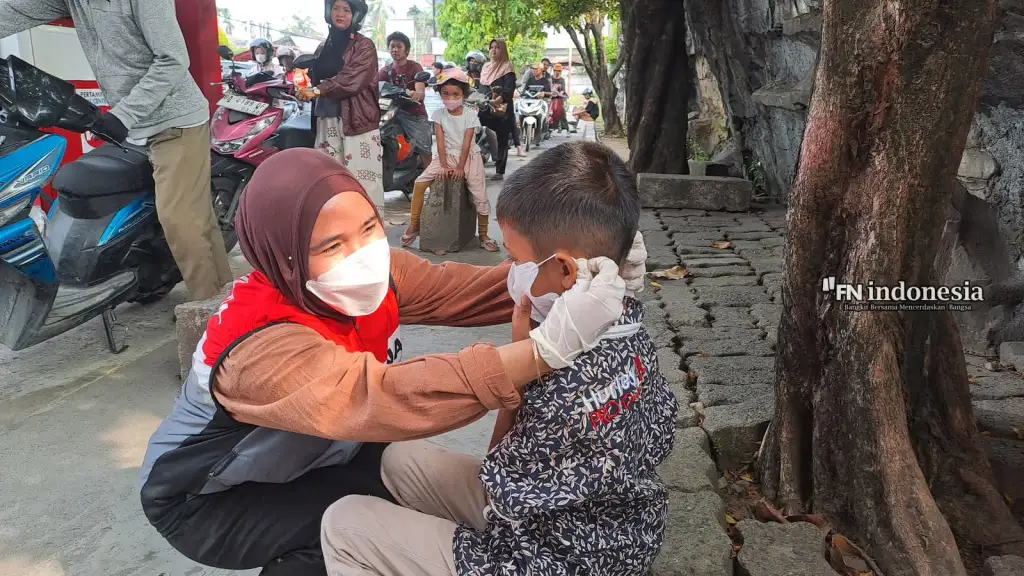Pertamina Patra Niaga Sumbagut Salurkan Bantuan Penanganan Dampak Asap Karhutla di Padang