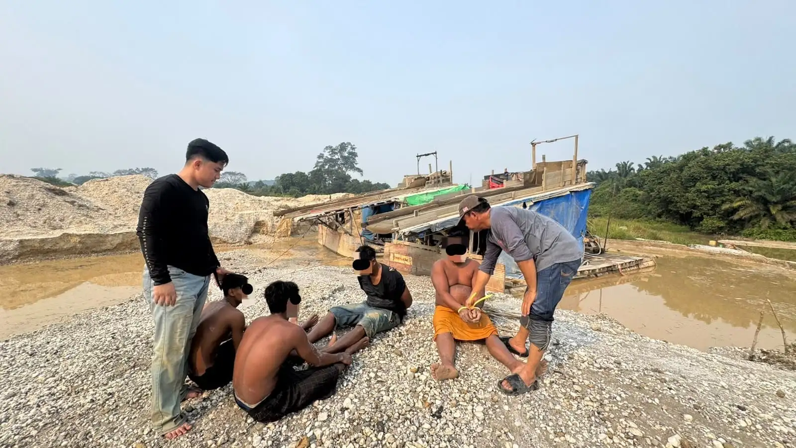 Gerebek PETI di Sungai Paku Kuansing, Empat Orang Diamankan Polisi